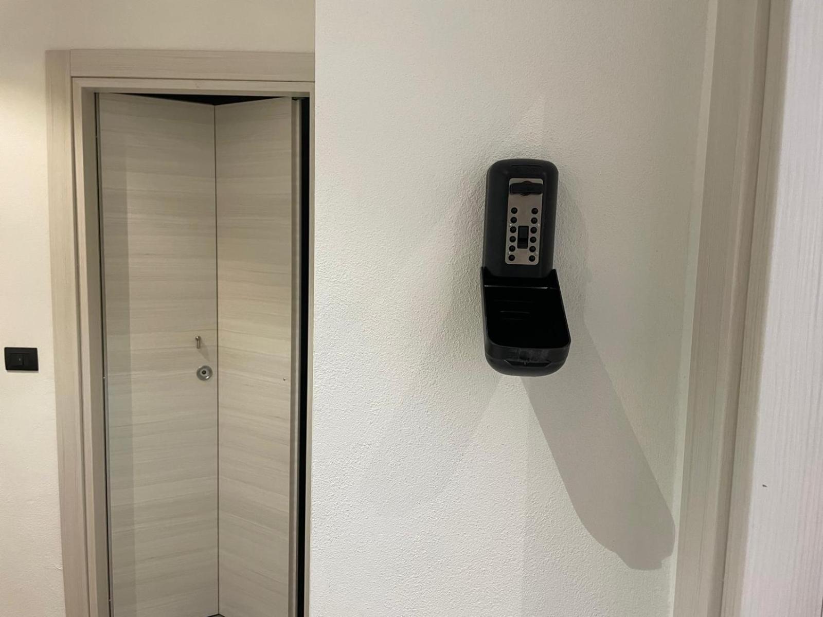 Drooms 4,0 Domotic Smart Self 24H,7 Vicino Treni Porta Susa E Centro Storico Torino Dış mekan fotoğraf